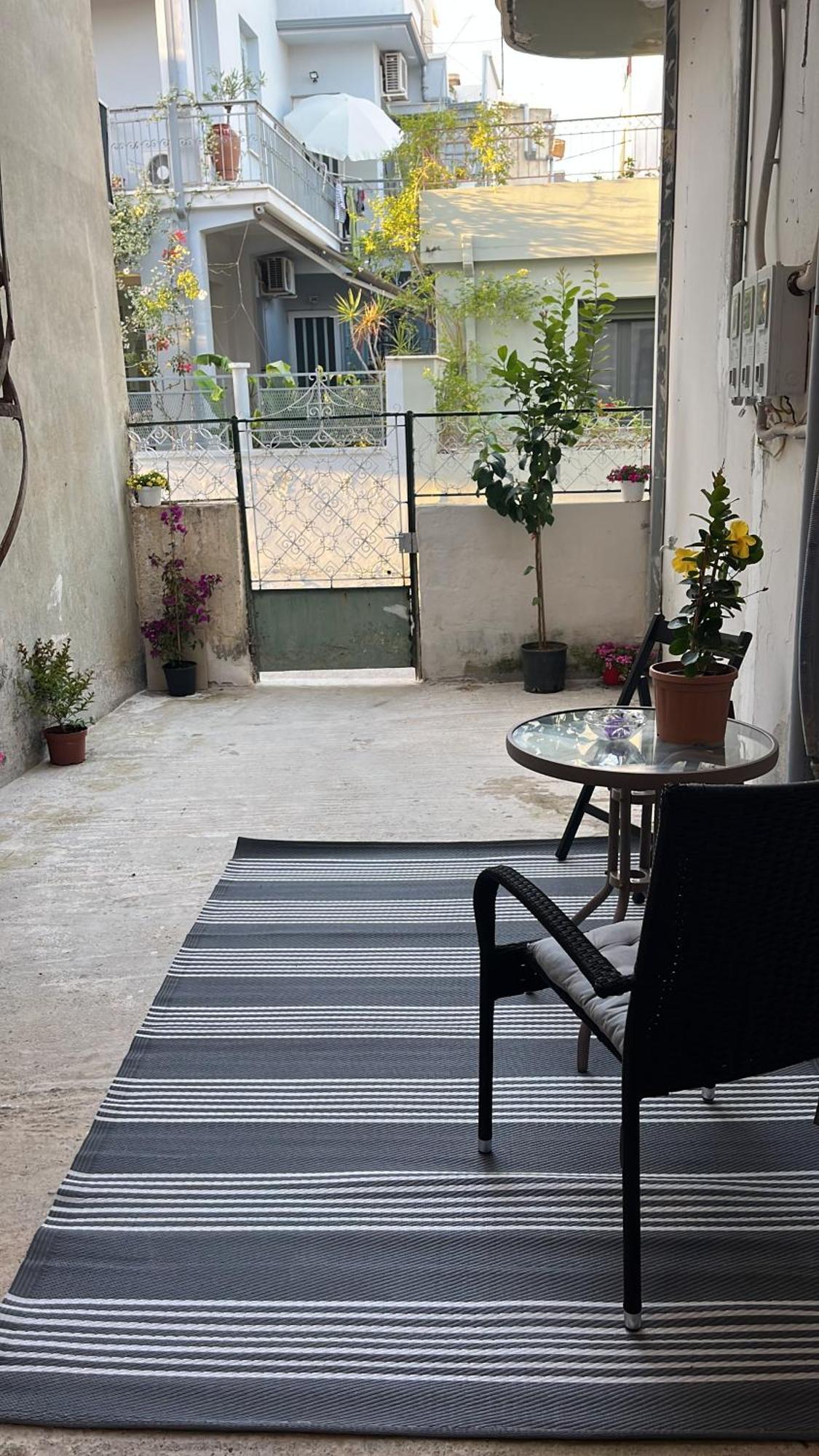 Noa - Designed Garden Studio In The City Center Kalamata Ngoại thất bức ảnh