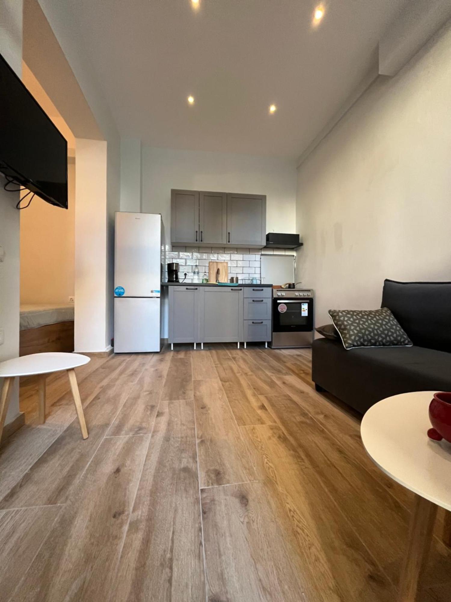 Noa - Designed Garden Studio In The City Center Kalamata Ngoại thất bức ảnh