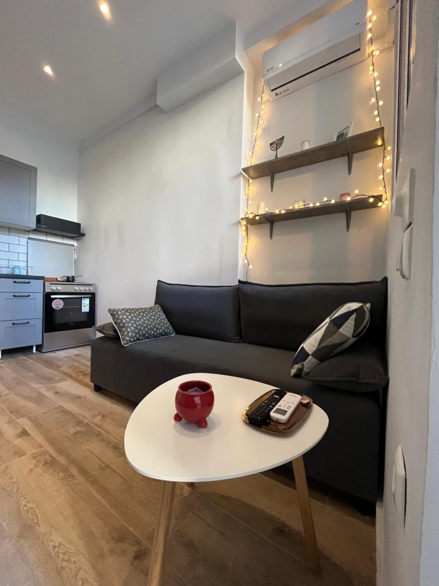 Noa - Designed Garden Studio In The City Center Kalamata Ngoại thất bức ảnh